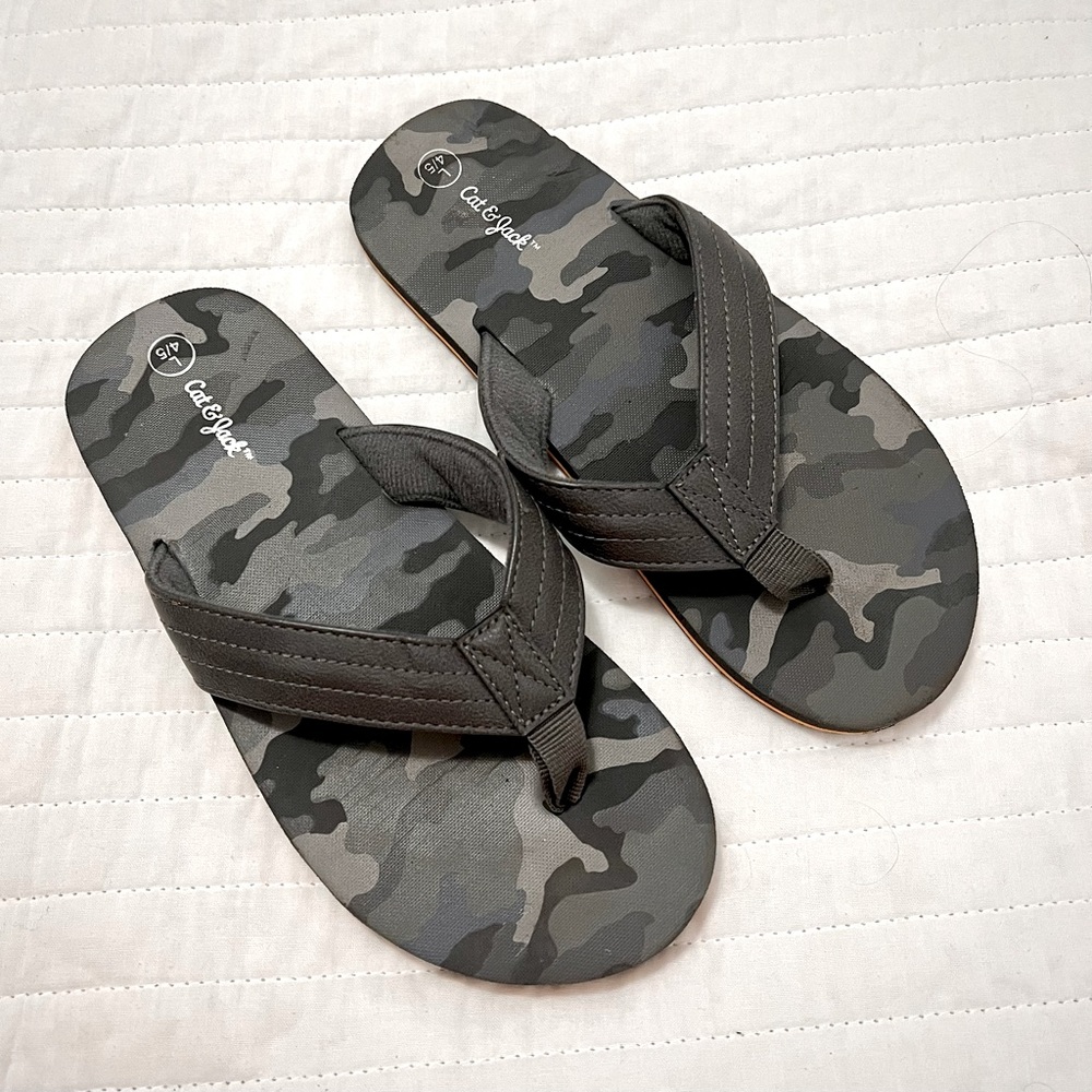 Boys Cat & Jack Camo Flip Flops
